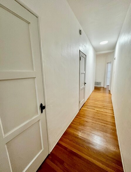 Building Photo - 1104 E California Ave