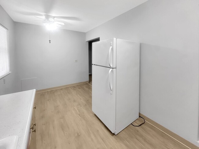 Building Photo - 28 Ridgewood St