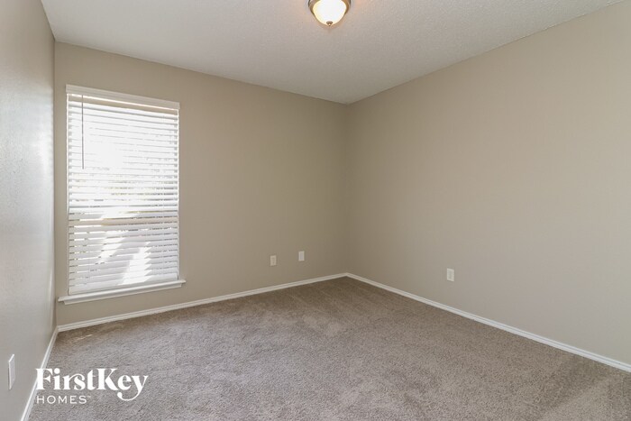 Building Photo - 525 Brandy Ct