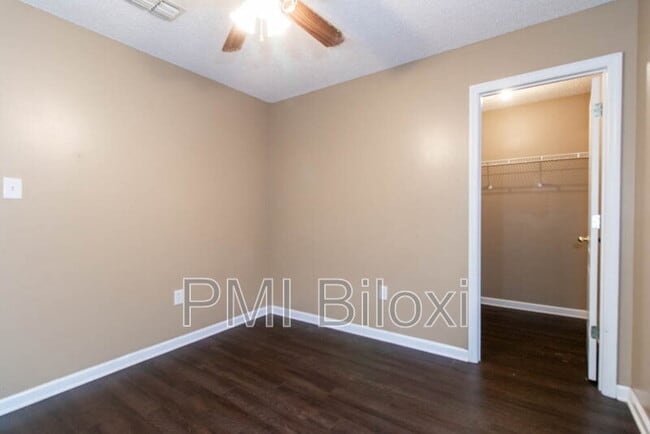 Building Photo - 14045 Dunnbarton Dr