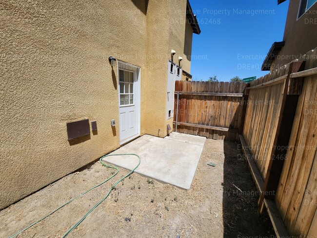 Building Photo - 3275 Chester Ln