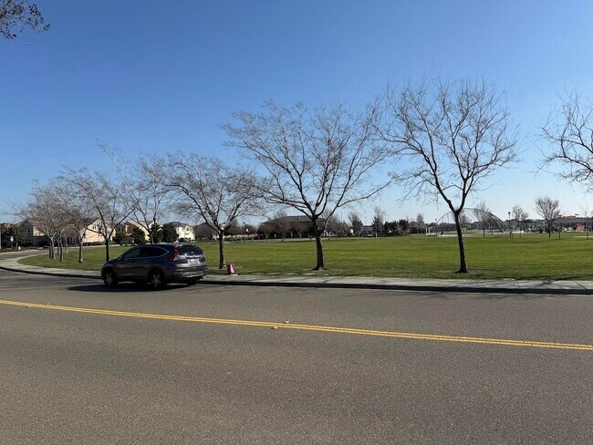 Building Photo - 236 Cogburn Way