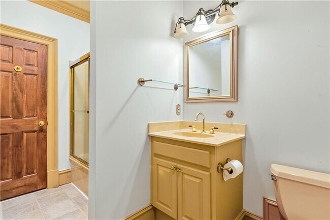 Building Photo - 430 W Wesley Rd NW