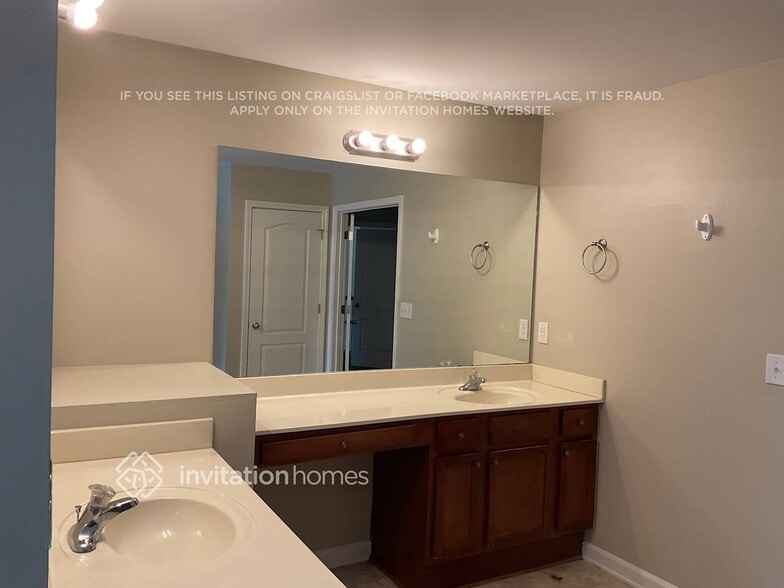 Building Photo - 1917 Peach Shoals Cir