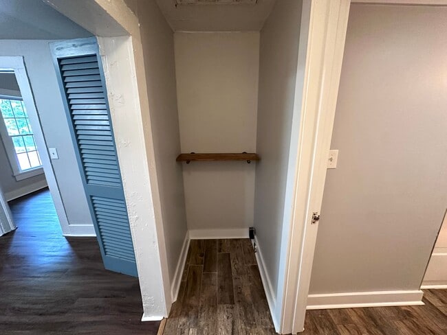 Building Photo - 3 Bedrooms, 1 Bathroom - North Rome House