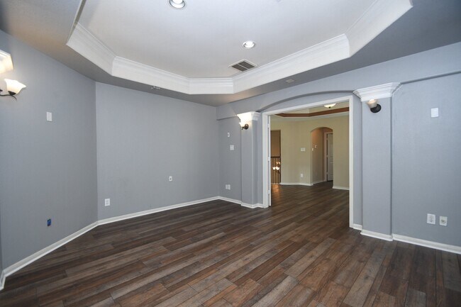 Building Photo - 606 Whitney Oaks Ln