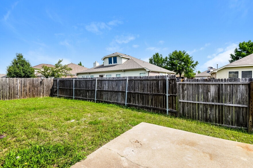 Building Photo - 2022 Cobblestone Trail