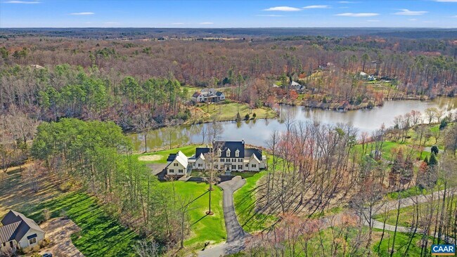 Building Photo - 4018 Fairway Dr