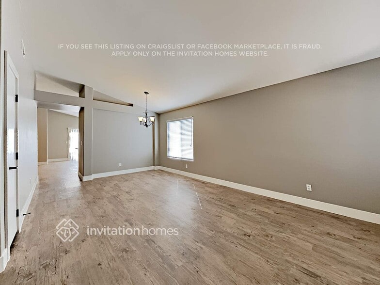 Building Photo - 9600 Sky Hollow Dr