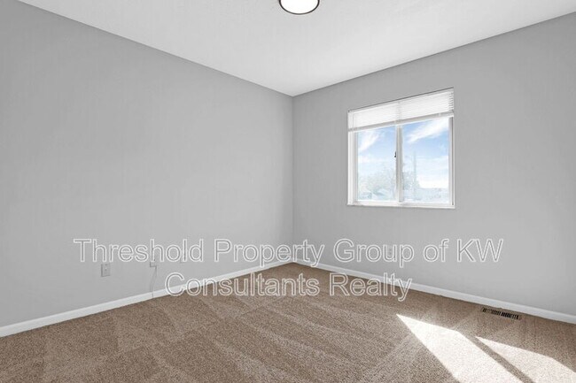 Building Photo - 2522-2524 Weyburn Road - 2524
