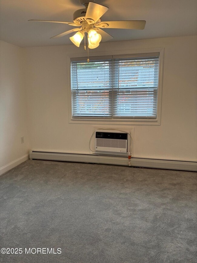 Building Photo - 169 Manor Dr