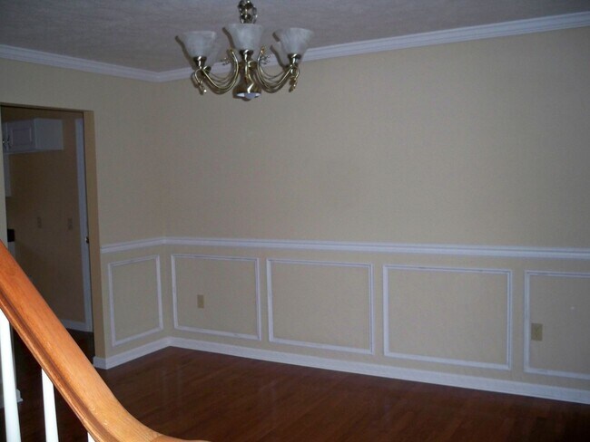 Building Photo - Spacious 4 bedroom Bellefonte house availa...