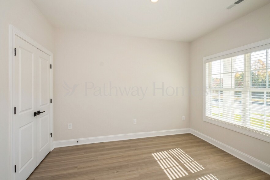 Building Photo - 118 Wembury Ln