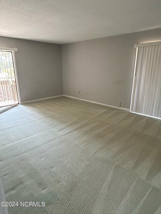 Building Photo - 250 Sugar Gum Ln