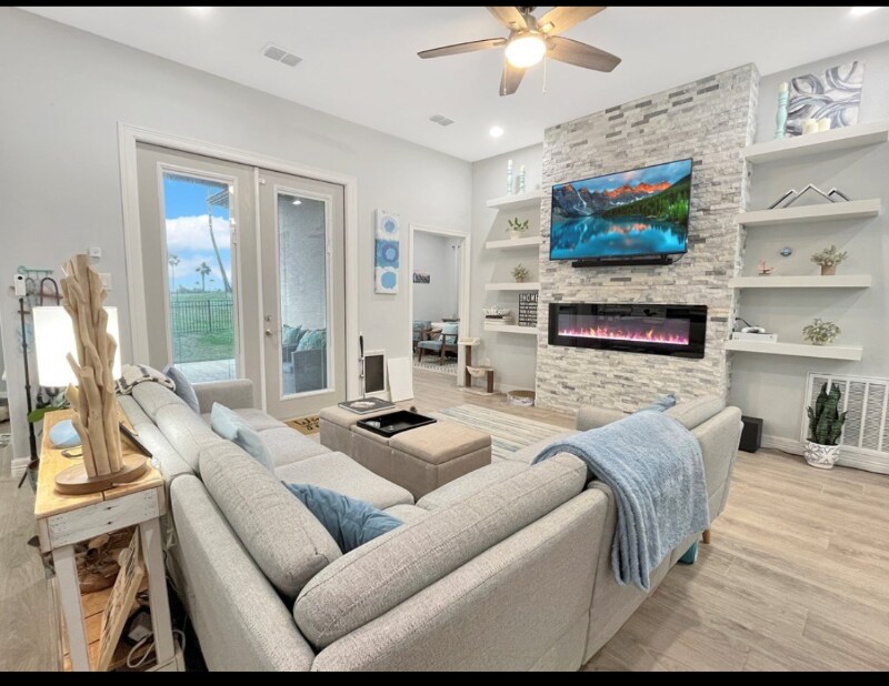 Building Photo - 86 Bethpage Dr