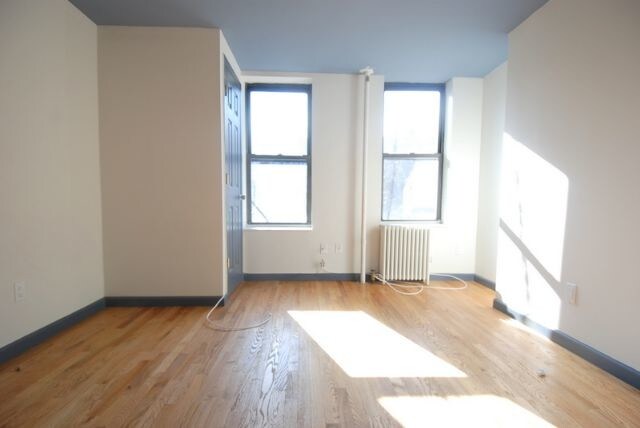 Primary Photo - 518 E 5th St