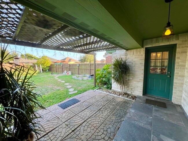 Building Photo - 3322 Adams Landing Ave