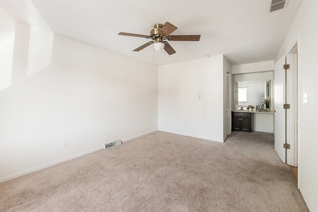 Building Photo - 1707 Cedarbrook Ct