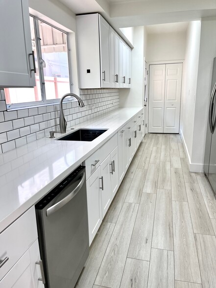 Remodeled Kitchen - 1115 S La Peer Dr