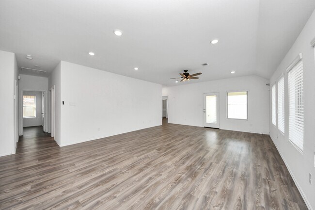 Building Photo - 7319 Bridal Ranch Dr