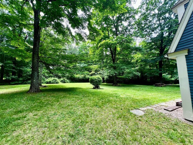 Building Photo - Private single family home for rent in East haddam