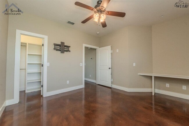 Building Photo - 10 Freedom Cir