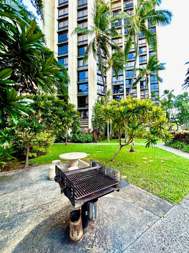 Building Photo - 300 Wai Nani Way