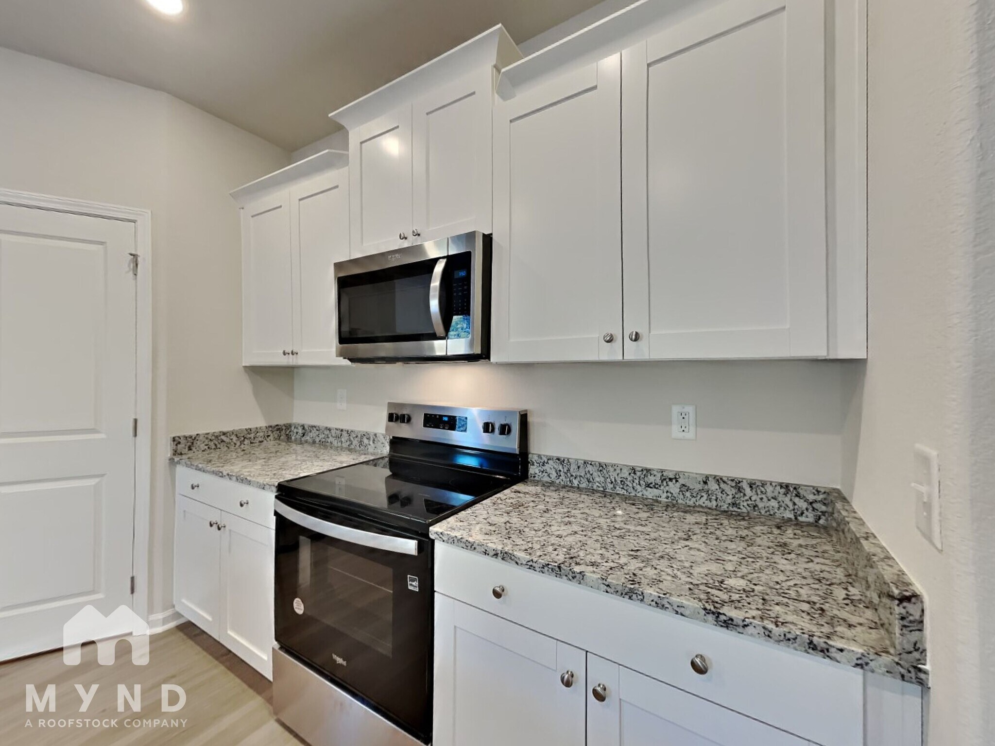 Building Photo - 160 New Villas St