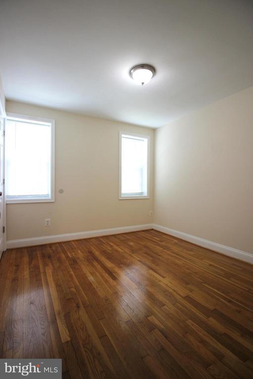 Building Photo - 1008 Parksley Ave