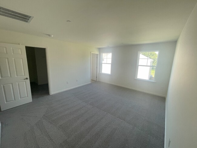 Building Photo - 232 Thompson Ave