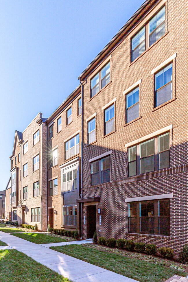 Building Photo - 20650 River Liffey Ter
