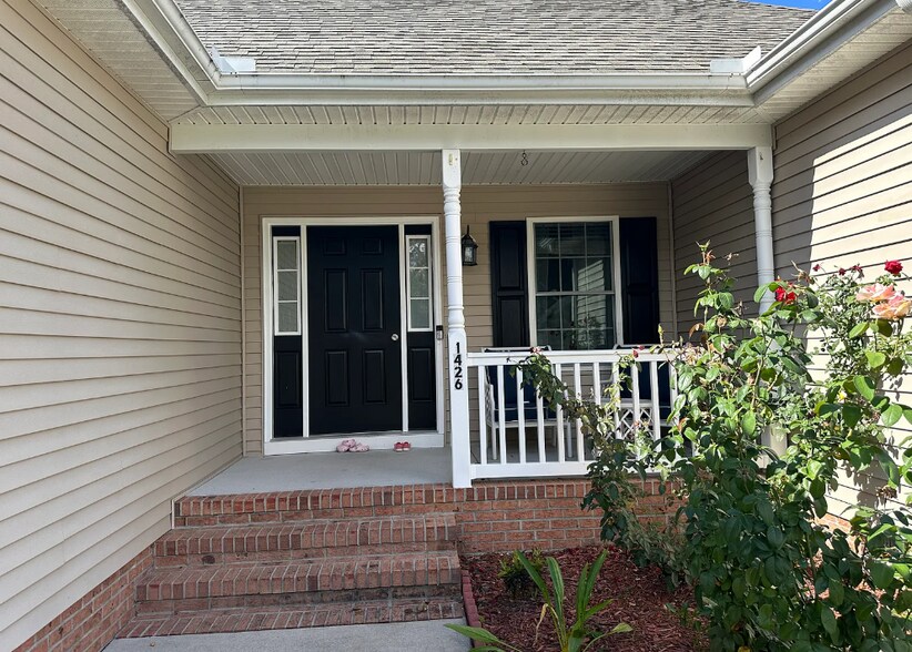 Building Photo - 1426 Beckford Ct