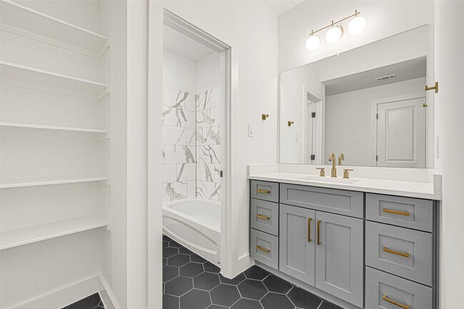 Building Photo - 4606 Crown Grove Ln