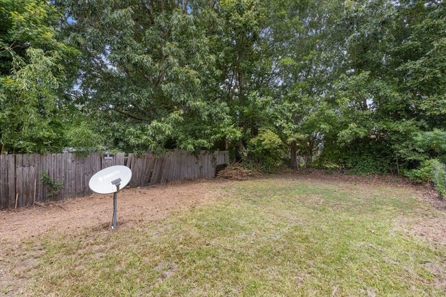 Building Photo - 6048 Brookwood Dr