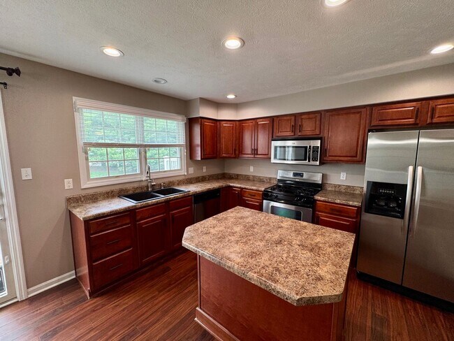 Building Photo - 307 Marshall Heights Dr
