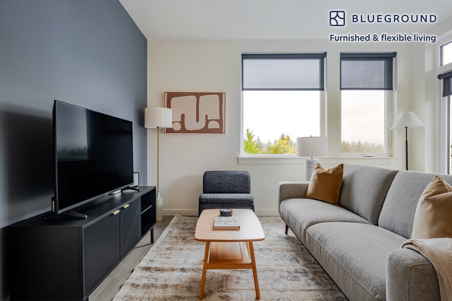 Building Photo - 10050 NE 10th St