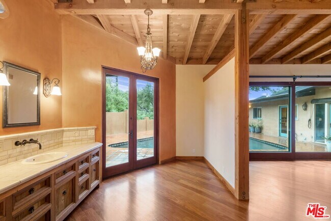 Building Photo - 16141 Bayberry Pl