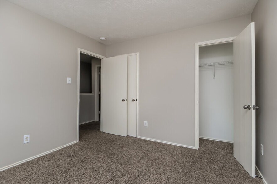 Building Photo - 33322 Cottonwood Bend