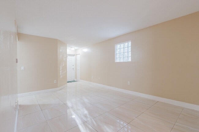 Building Photo - 3760 N Jog Rd