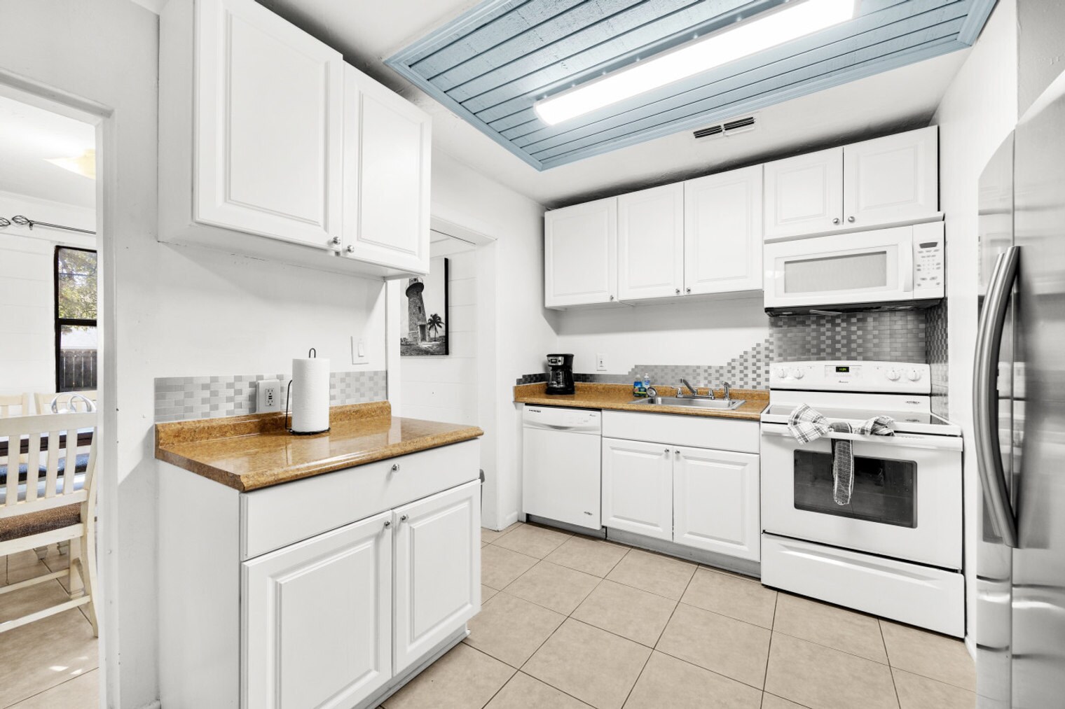 Building Photo - 735 SE 4th Ave