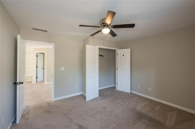 Building Photo - 2707 Silver Hill Terrace SE