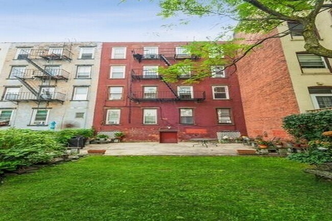 Building Photo - 226 Jefferson St