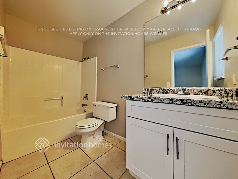 Building Photo - 876 Tollbrook Way