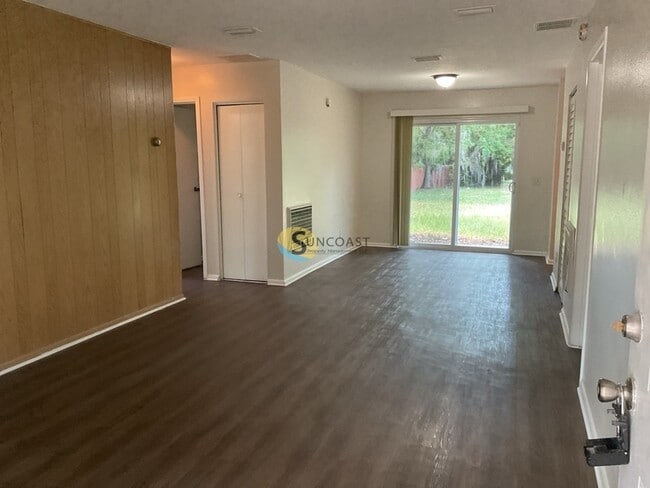 Building Photo - 5665 Enchanted Dr