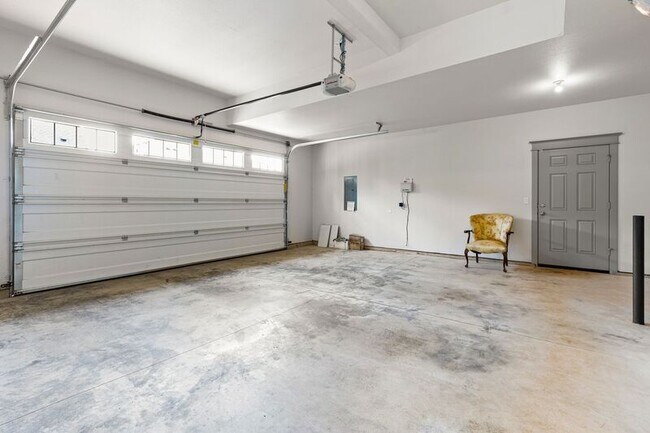 Building Photo - 14716 Blue Blossom Way
