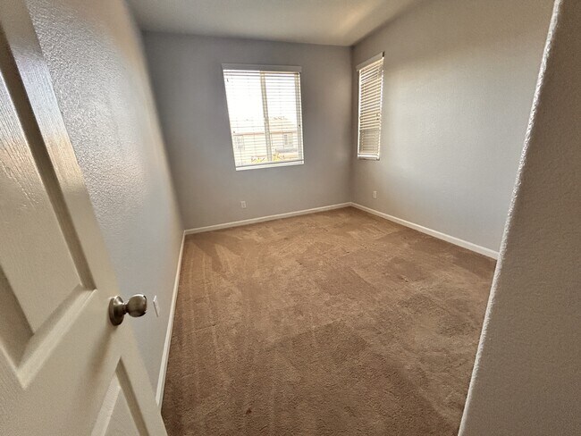 Building Photo - 10476 Fossil Way