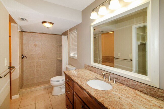 Building Photo - 1036 N Cypress Point Dr