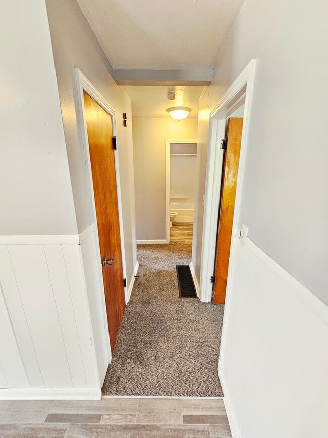 Building Photo - Renovated 2BR/1BA Home