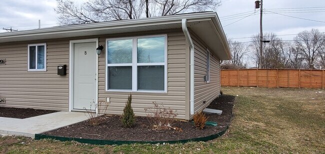 Building Photo - Newly rehabbed 55+ Community in Belton, MO!