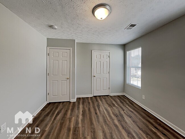 Building Photo - 3856 Cedar Trace Ln